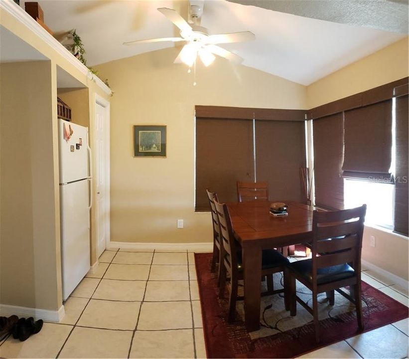 Recently Sold: $134,900 (2 beds, 1 baths, 890 Square Feet)