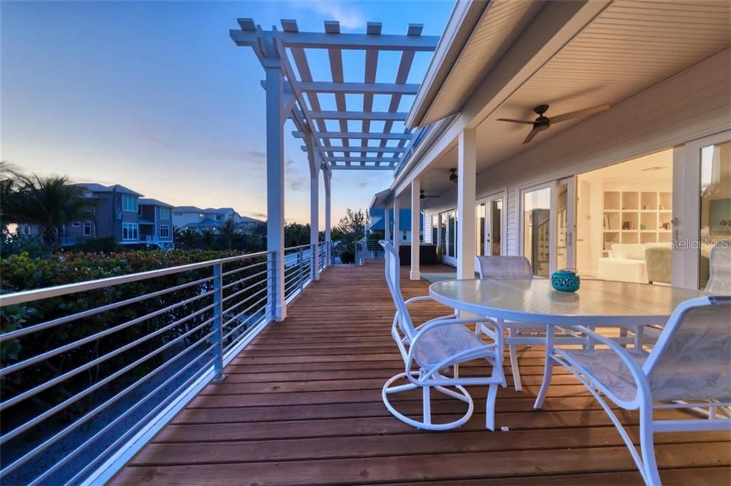 Recently Sold: $1,695,000 (5 beds, 6 baths, 3048 Square Feet)