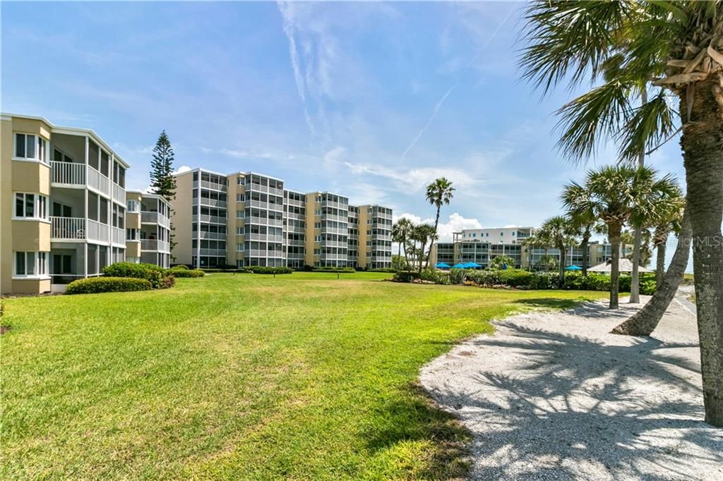 Recently Sold: $819,000 (2 beds, 2 baths, 1393 Square Feet)