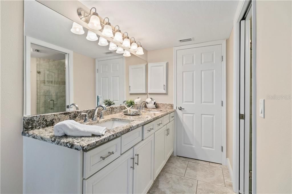 Recently Sold: $819,000 (2 beds, 2 baths, 1393 Square Feet)