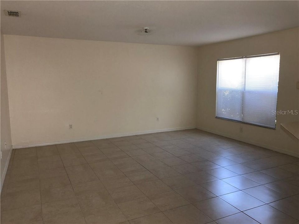 Recently Rented: $1,595 (3 beds, 2 baths, 1215 Square Feet)