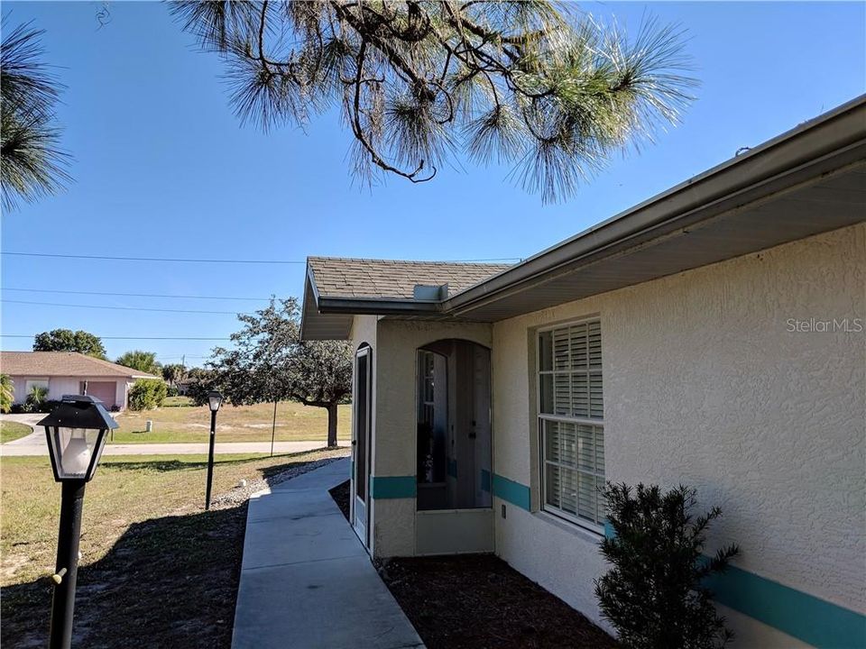 Recently Sold: $169,900 (2 beds, 2 baths, 1271 Square Feet)