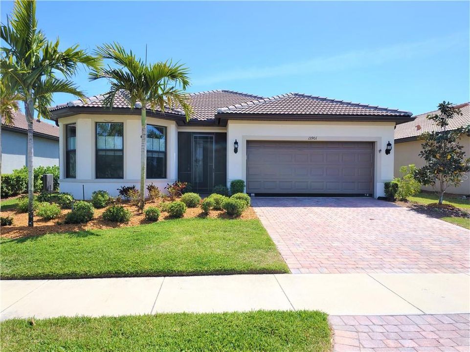 Recently Rented: $4,800 (2 beds, 2 baths, 1680 Square Feet)