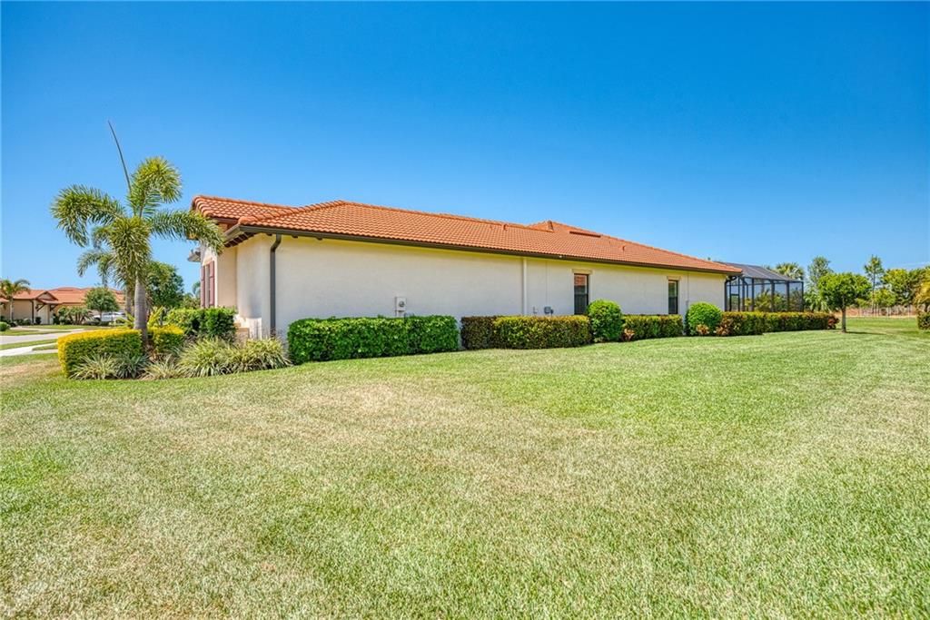 Recently Sold: $779,000 (3 beds, 3 baths, 2903 Square Feet)