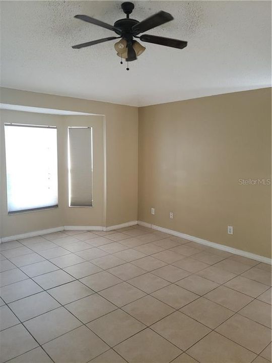 Recently Rented: $1,750 (3 beds, 2 baths, 1814 Square Feet)