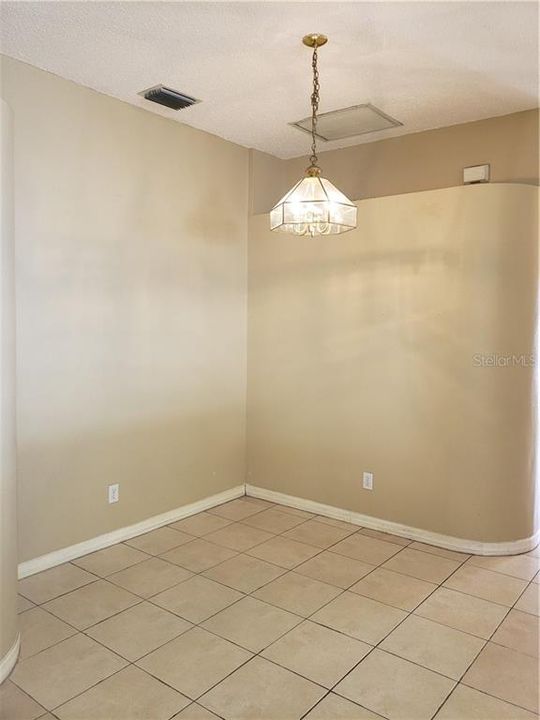 Recently Rented: $1,750 (3 beds, 2 baths, 1814 Square Feet)