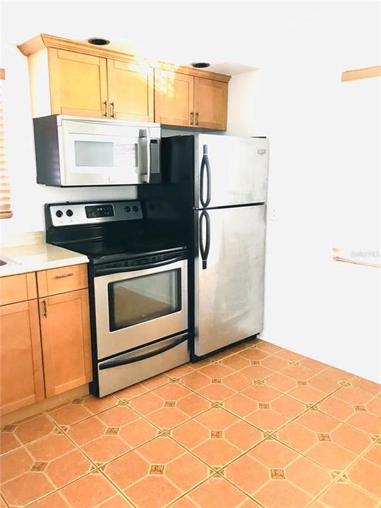 Recently Sold: $244,900 (2 beds, 1 baths, 933 Square Feet)