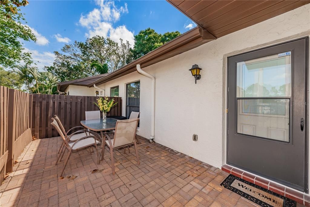 Recently Sold: $225,000 (2 beds, 2 baths, 1350 Square Feet)