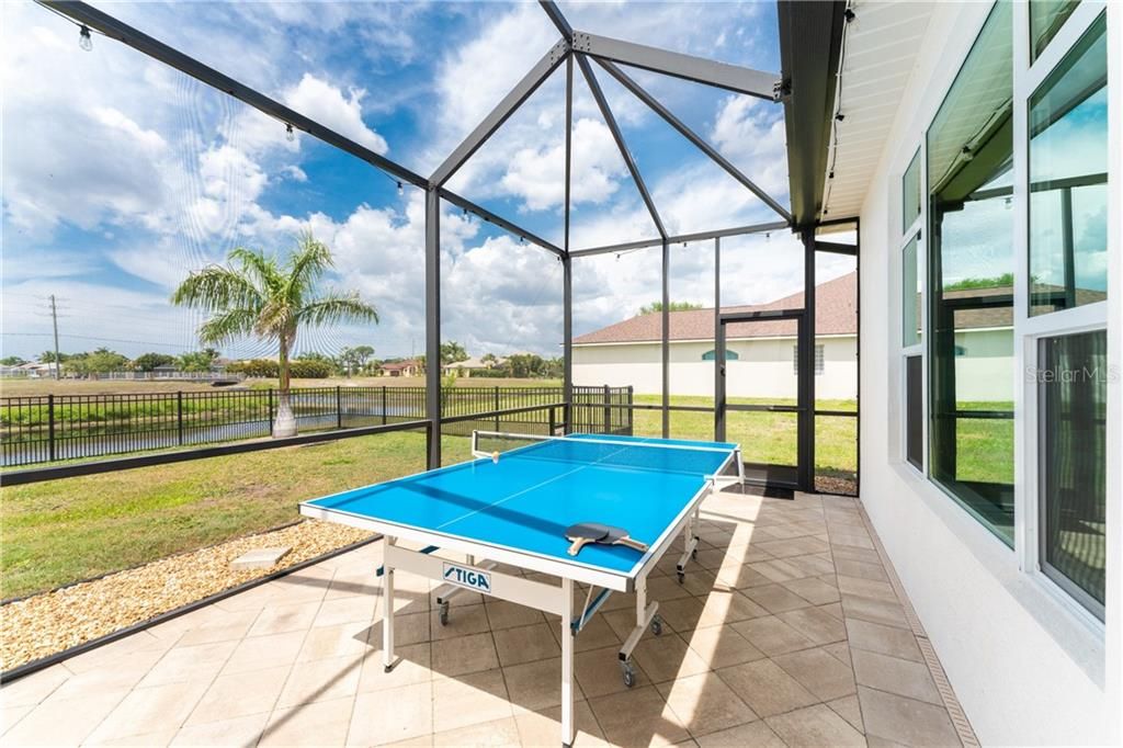 Recently Sold: $700,000 (3 beds, 2 baths, 2492 Square Feet)