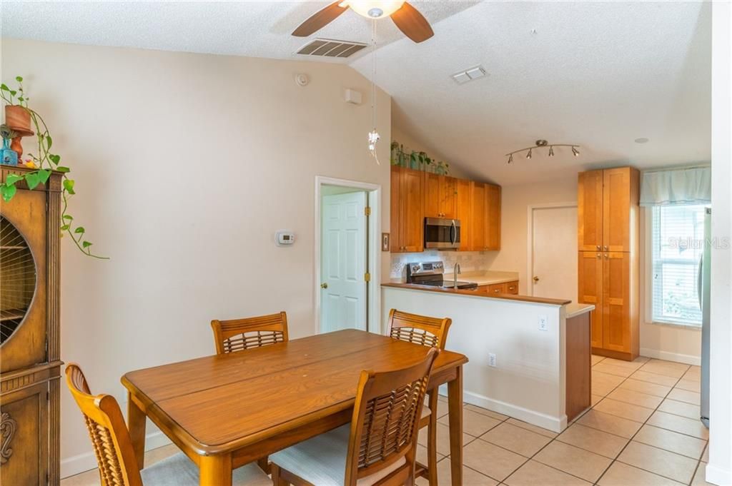 Recently Sold: $320,000 (3 beds, 2 baths, 1209 Square Feet)
