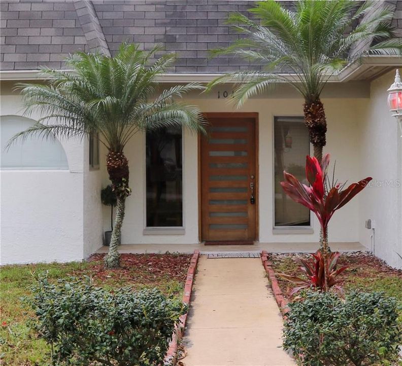 Recently Sold: $325,000 (3 beds, 2 baths, 1981 Square Feet)