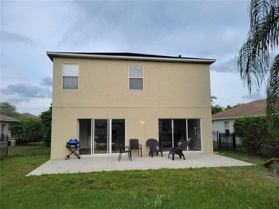 Recently Sold: $329,000 (3 beds, 2 baths, 1971 Square Feet)
