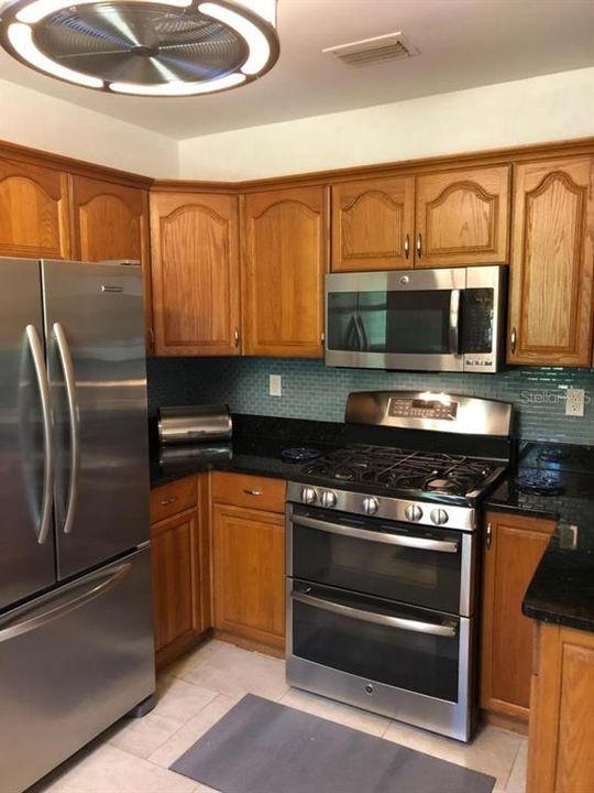 Recently Rented: $3,600 (2 beds, 2 baths, 1192 Square Feet)