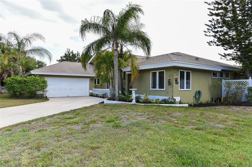 Recently Sold: $475,000 (4 beds, 3 baths, 2473 Square Feet)