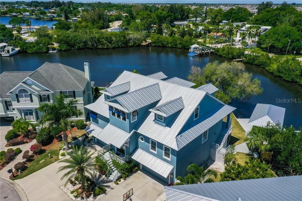 Recently Sold: $1,190,000 (5 beds, 4 baths, 4948 Square Feet)