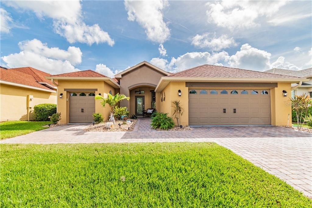 MELODY MODEL W/SEPARATE GOLF CART GARAGE