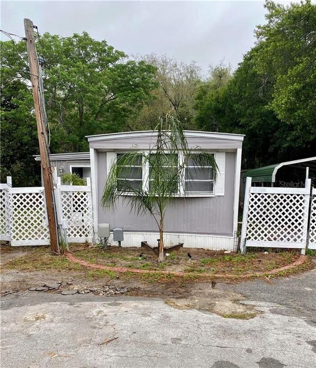 Recently Sold: $65,900 (2 beds, 1 baths, 872 Square Feet)