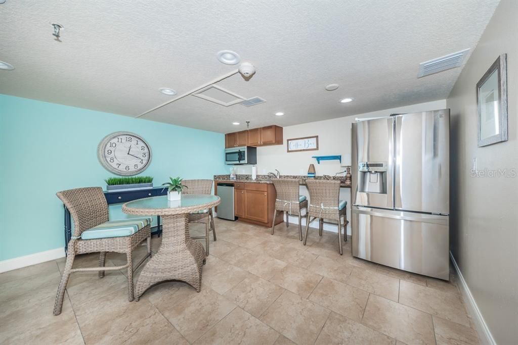 Recently Sold: $629,900 (2 beds, 2 baths, 1120 Square Feet)