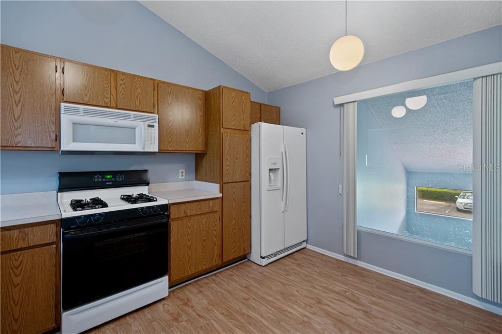 Recently Sold: $114,900 (1 beds, 1 baths, 828 Square Feet)