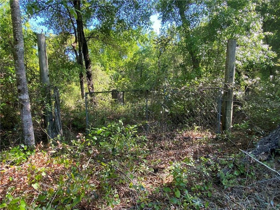 Vendido Recientemente: $54,000 (1.41 acres)