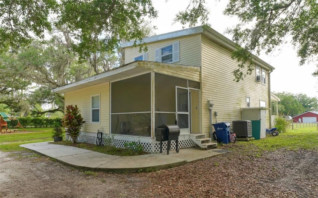 Recently Sold: $449,000 (3 beds, 2 baths, 1577 Square Feet)