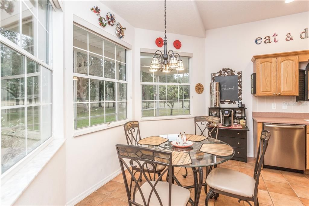 Recently Sold: $595,000 (3 beds, 2 baths, 2185 Square Feet)