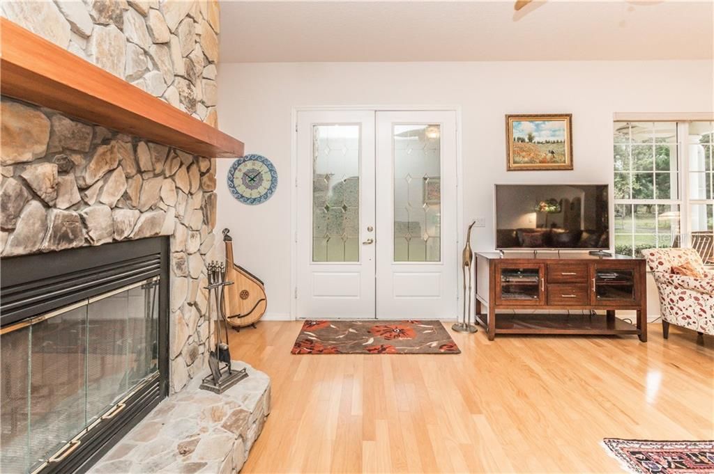 Recently Sold: $595,000 (3 beds, 2 baths, 2185 Square Feet)