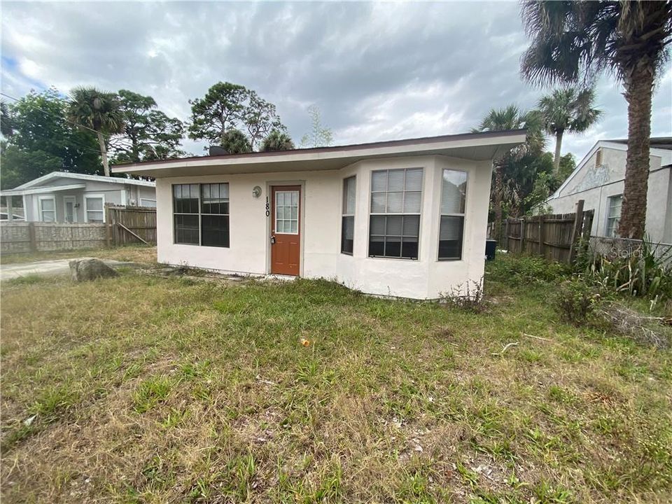 Recently Sold: $120,000 (2 beds, 2 baths, 933 Square Feet)