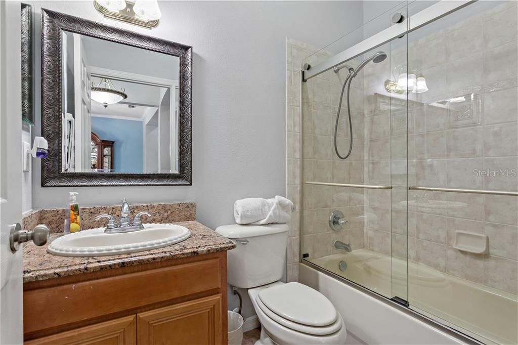 最近售出: $649,000 (5 贝兹, 3 浴室, 3571 平方英尺)