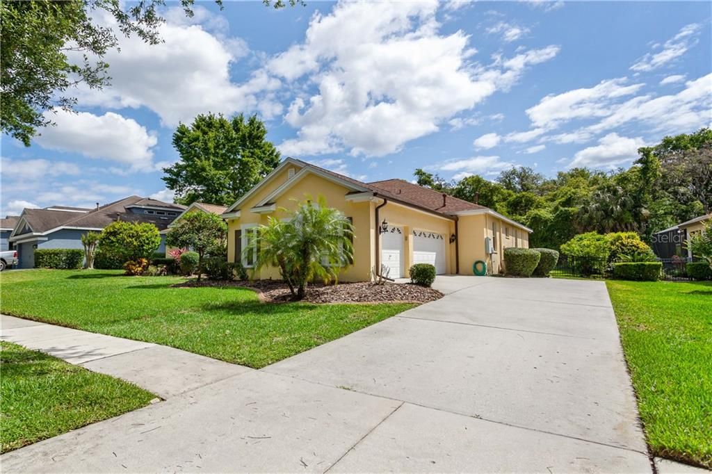 Recently Sold: $649,000 (5 beds, 3 baths, 3571 Square Feet)