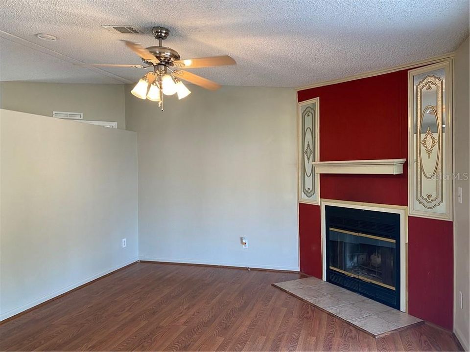 Recently Sold: $180,000 (3 beds, 2 baths, 1728 Square Feet)