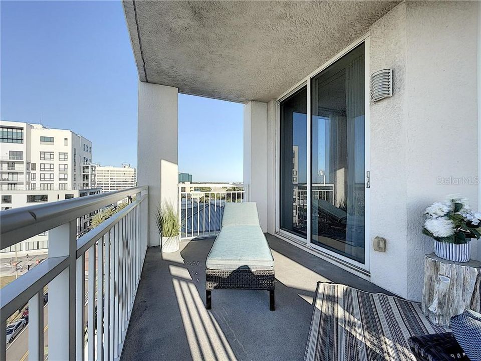 Recently Sold: $690,000 (2 beds, 2 baths, 1676 Square Feet)