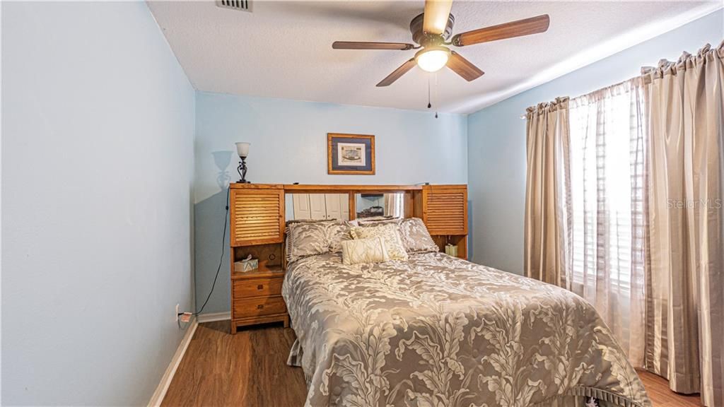 Recently Sold: $330,000 (3 beds, 2 baths, 2006 Square Feet)
