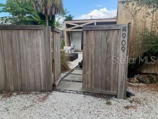 Recently Sold: $825,000 (2 beds, 2 baths, 1088 Square Feet)