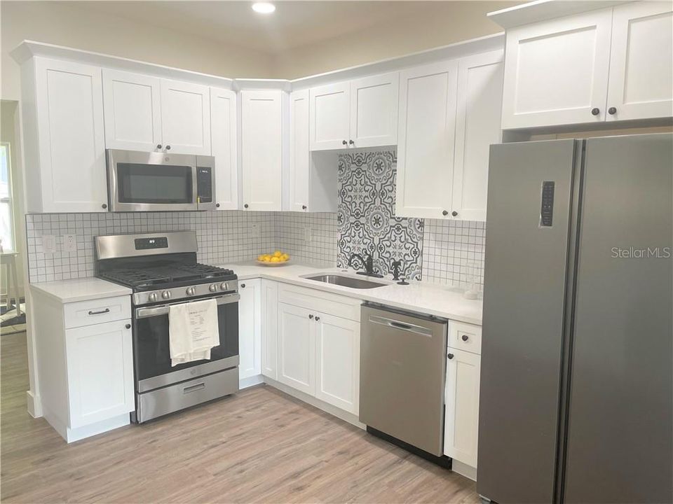 Recently Sold: $287,500 (2 beds, 2 baths, 1684 Square Feet)