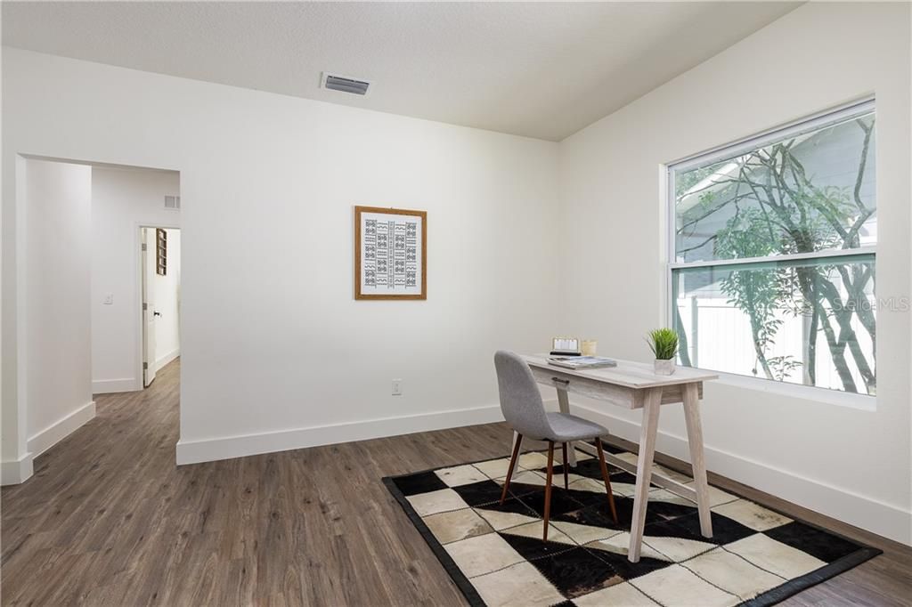 Recently Sold: $287,500 (2 beds, 2 baths, 1684 Square Feet)
