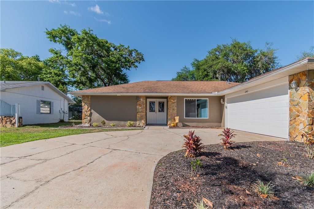 Recently Sold: $229,900 (3 beds, 2 baths, 1704 Square Feet)
