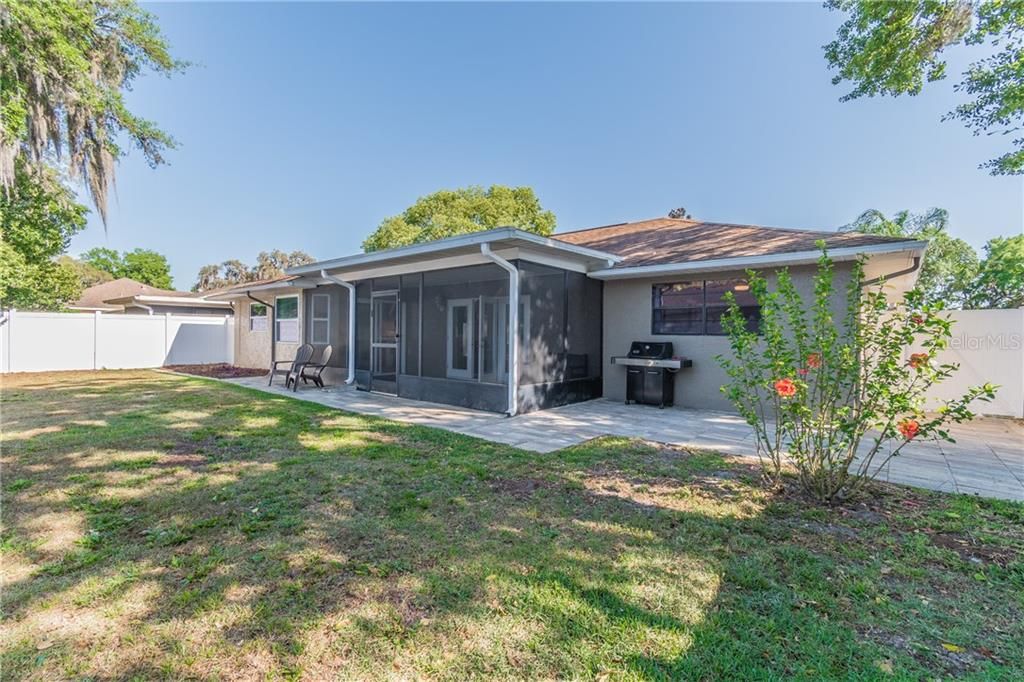 Recently Sold: $229,900 (3 beds, 2 baths, 1704 Square Feet)