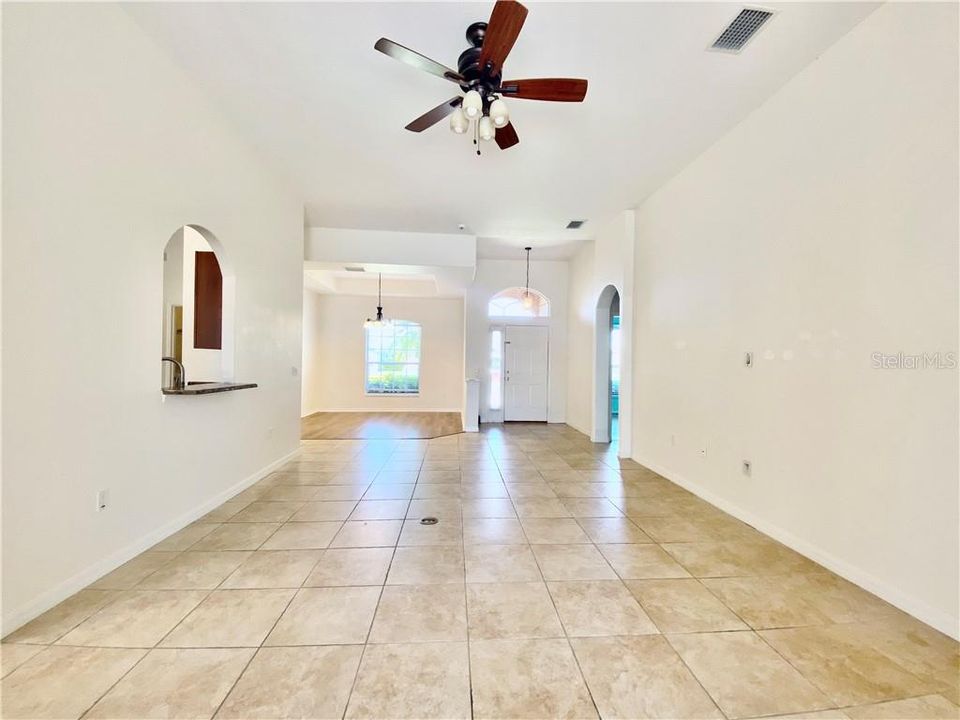 Recently Sold: $289,000 (3 beds, 2 baths, 1686 Square Feet)