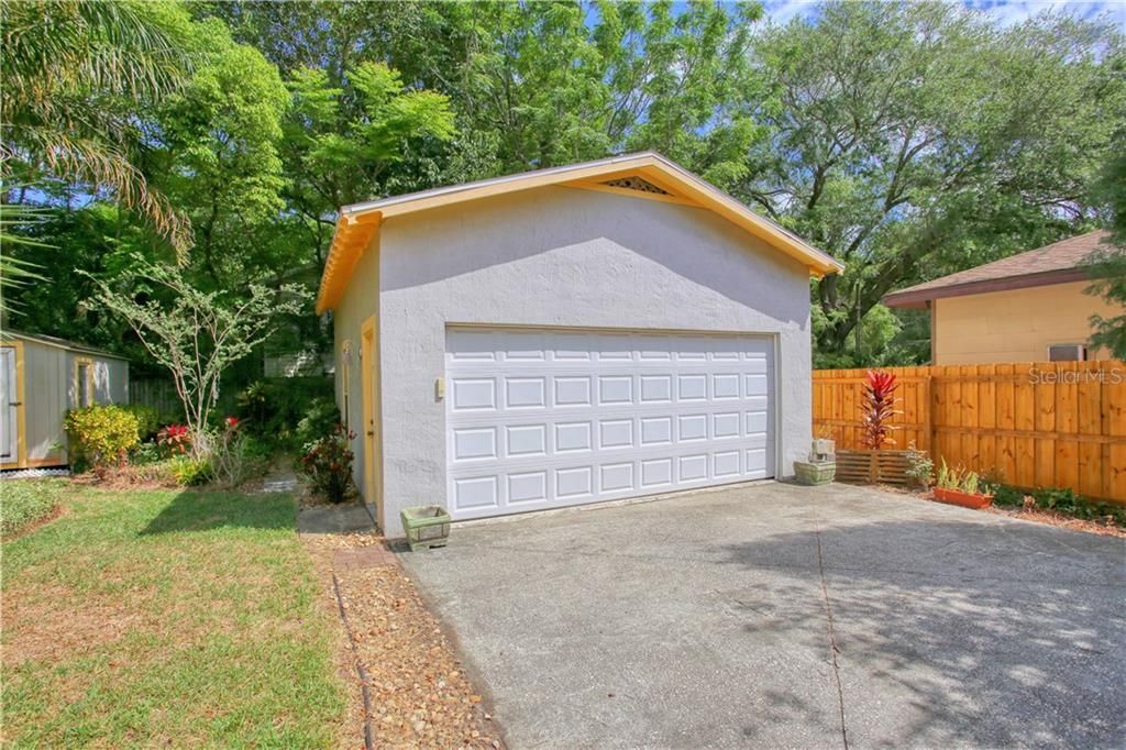 Recently Sold: $225,000 (2 beds, 2 baths, 1310 Square Feet)
