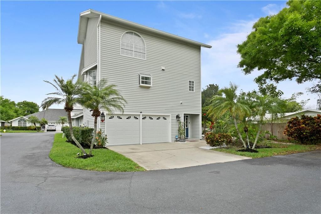 Recently Sold: $519,000 (3 beds, 2 baths, 2252 Square Feet)