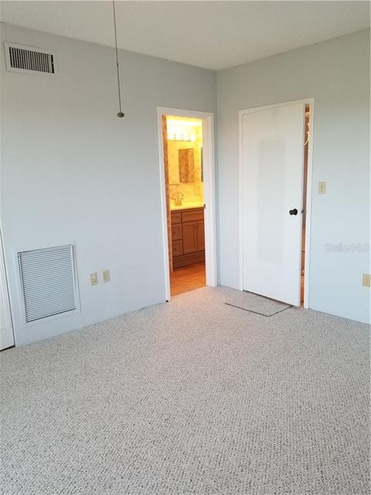 Recently Sold: $155,000 (1 beds, 1 baths, 765 Square Feet)