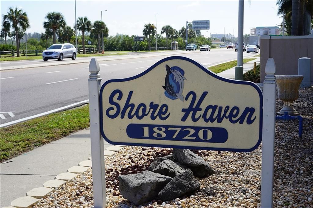 Convenient Gulf Blvd location - quick access to the boat ramp across the street.