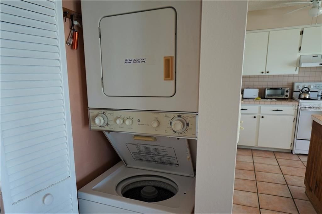 Washer/dryer in unit...SO convenient!