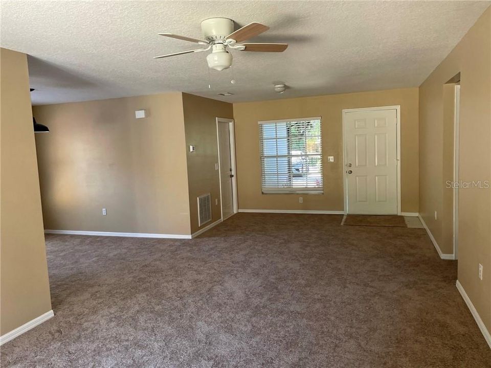 Recently Rented: $1,695 (3 beds, 2 baths, 1225 Square Feet)