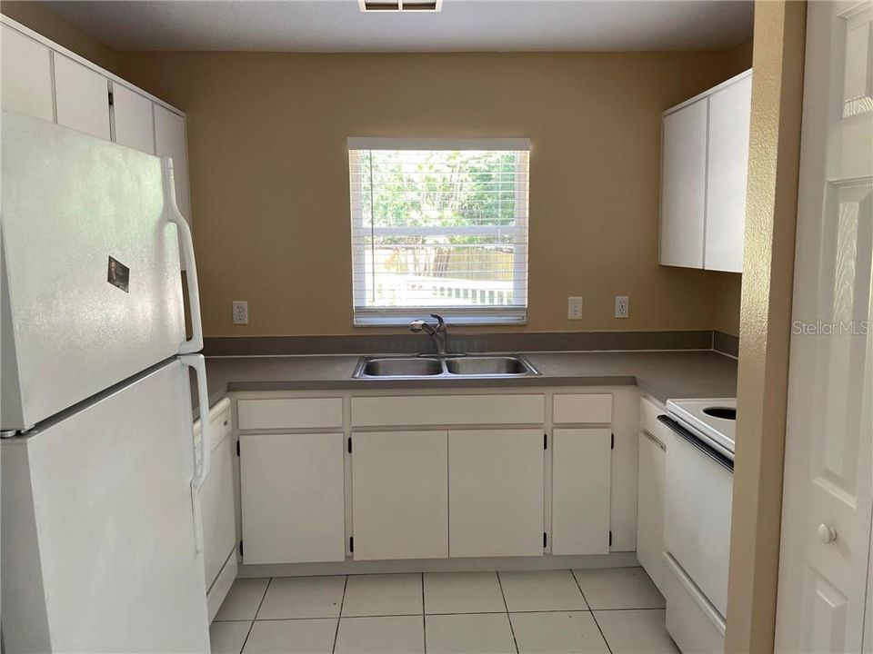 Recently Rented: $1,695 (3 beds, 2 baths, 1225 Square Feet)