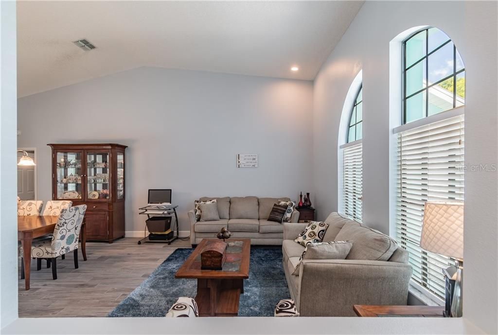 LARGE FORMAL LIVING ROOM AND DINING ROOM - PERFECT FOR ENTERTAINING FAMILY AND FRIENDS