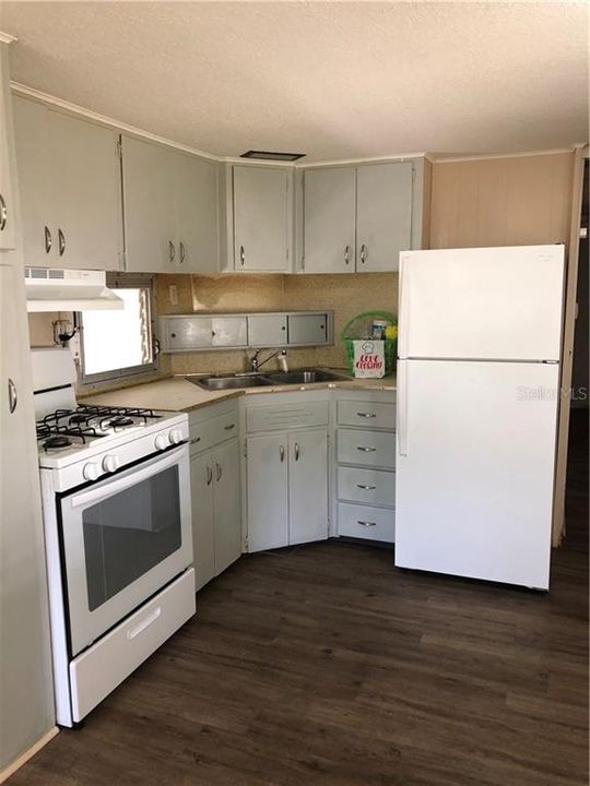 Recently Sold: $53,900 (2 beds, 2 baths, 669 Square Feet)