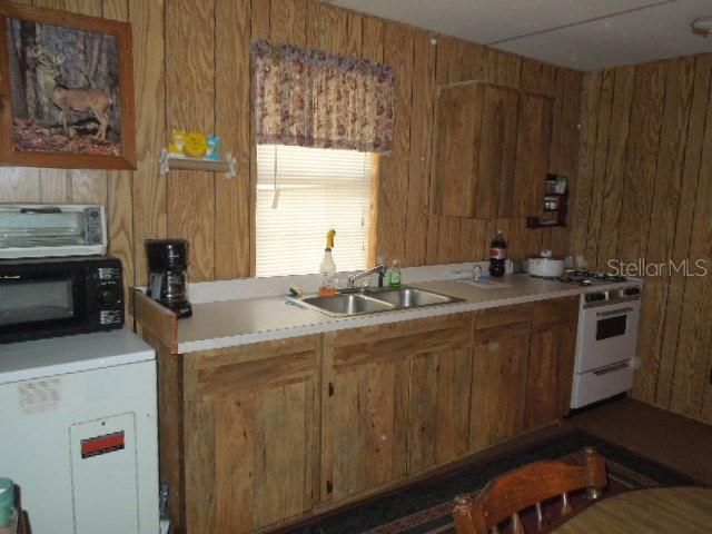 Recently Sold: $48,000 (2 beds, 1 baths, 888 Square Feet)