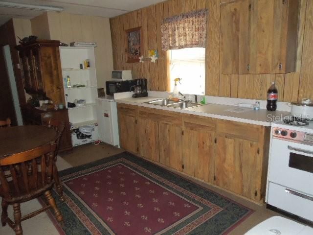 Recently Sold: $48,000 (2 beds, 1 baths, 888 Square Feet)